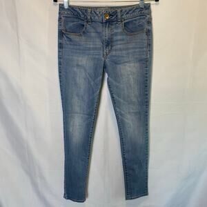 American Eagle Outfitters Women’s Size‎ 6 Hi-Rise Jeggings Light Wash